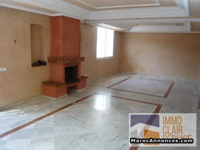 Location villa avec piscine quartier mandarona - الدار البيضاء