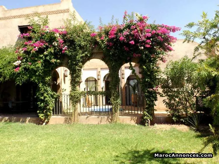 Villa à louer (route de fes) - مراكش