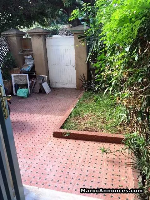 Villa de 200m² à louer sur c.i.l - الدار البيضاء (2)