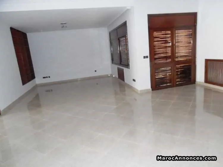 Villa en location à souissi - الرباط (2)
