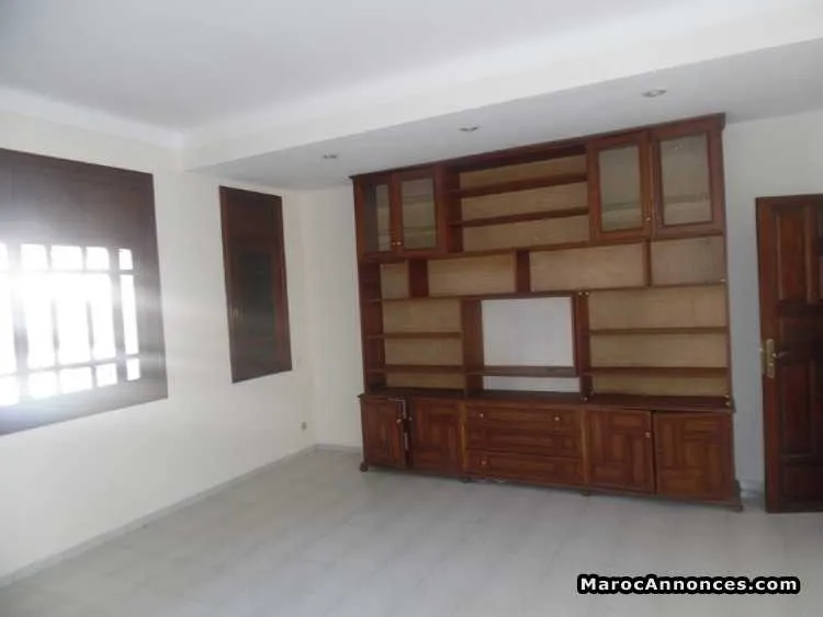 Villa en location à hay riad - الرباط (3)