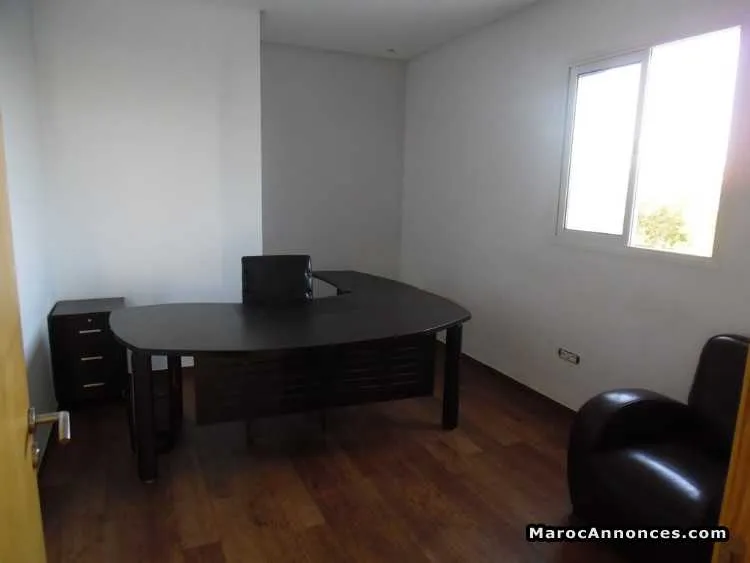 Villa meublée en location à souissi - الرباط (2)