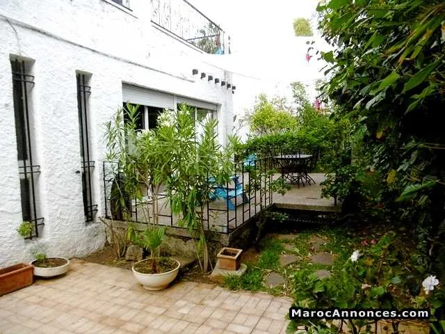 Villa à louer de 550 m² - cil - الدار البيضاء