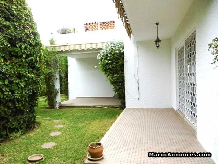 Villa à louer de 850 m² cil - الدار البيضاء