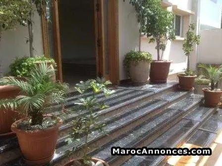Villa vide à la location à ain diab - الدار البيضاء (2)