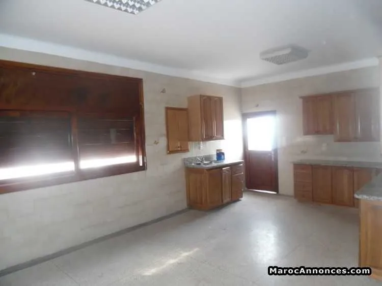 Villa en location à souissi - الرباط (2)
