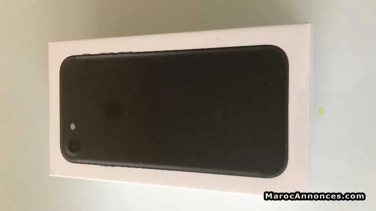 Iphone 7 32 noir mat boîte fermee - الدار البيضاء