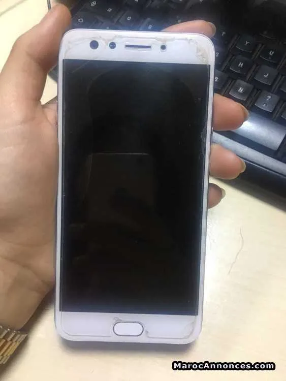 Oppo f3 - الدار البيضاء (2)