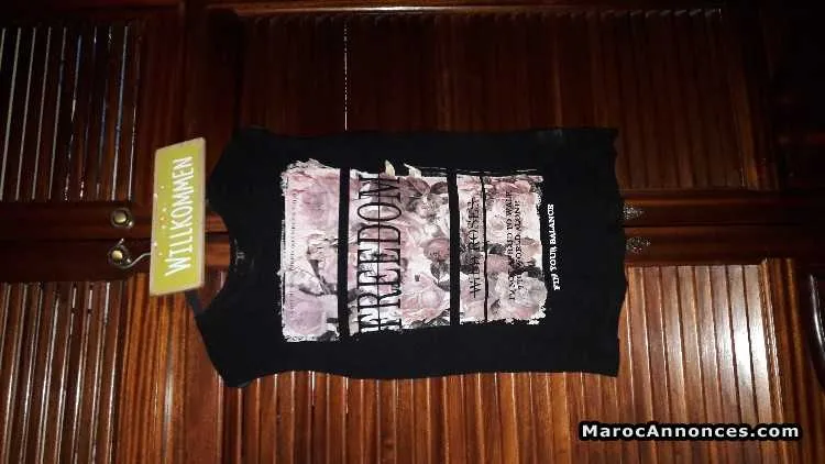 T-shirt  jennyfer - الدار البيضاء