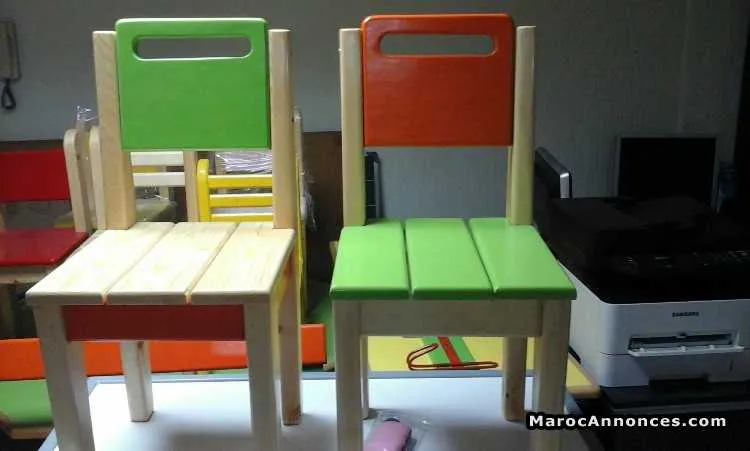 Chaise en bois colorés - طنجة (3)