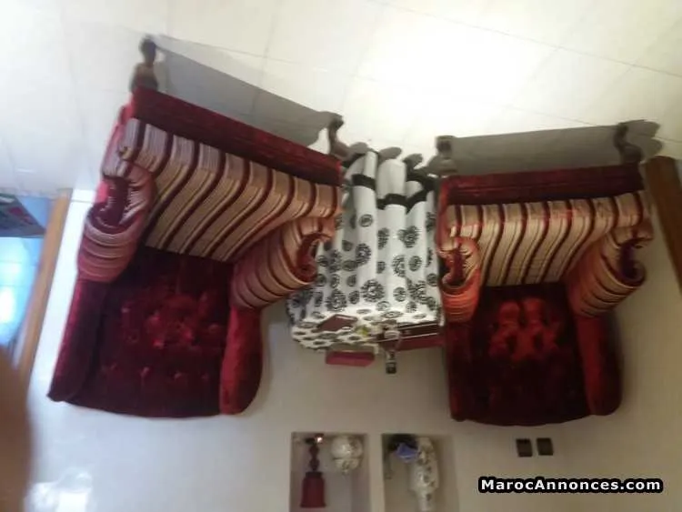 Fauteuil et table de salon a vendre - الدار البيضاء