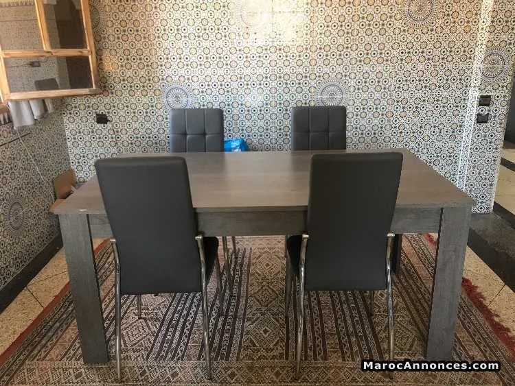 Salon europeen + table sejour avec 4 chaisses plus - مراكش (2)