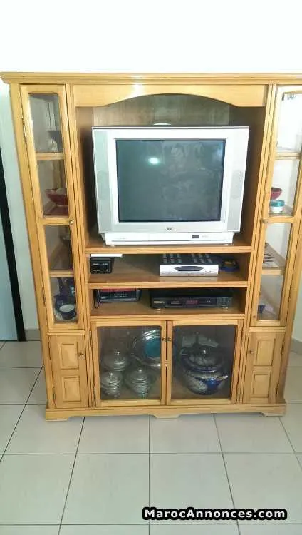Vitrine télé et objets de décoration - سلا