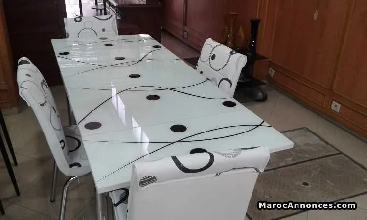 Salle a manger 4 chaises - الدار البيضاء