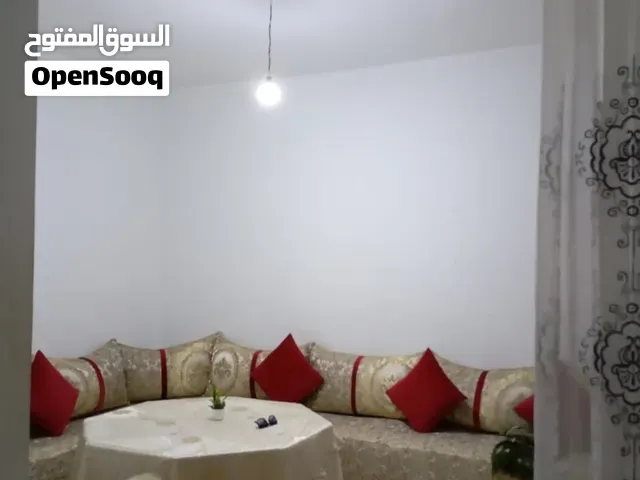 شقة في قلب مراكش بثمن جد مناسب غرفتيين و صالة، توجد بالطابق الثاني مع وجود مصعد - مراكش