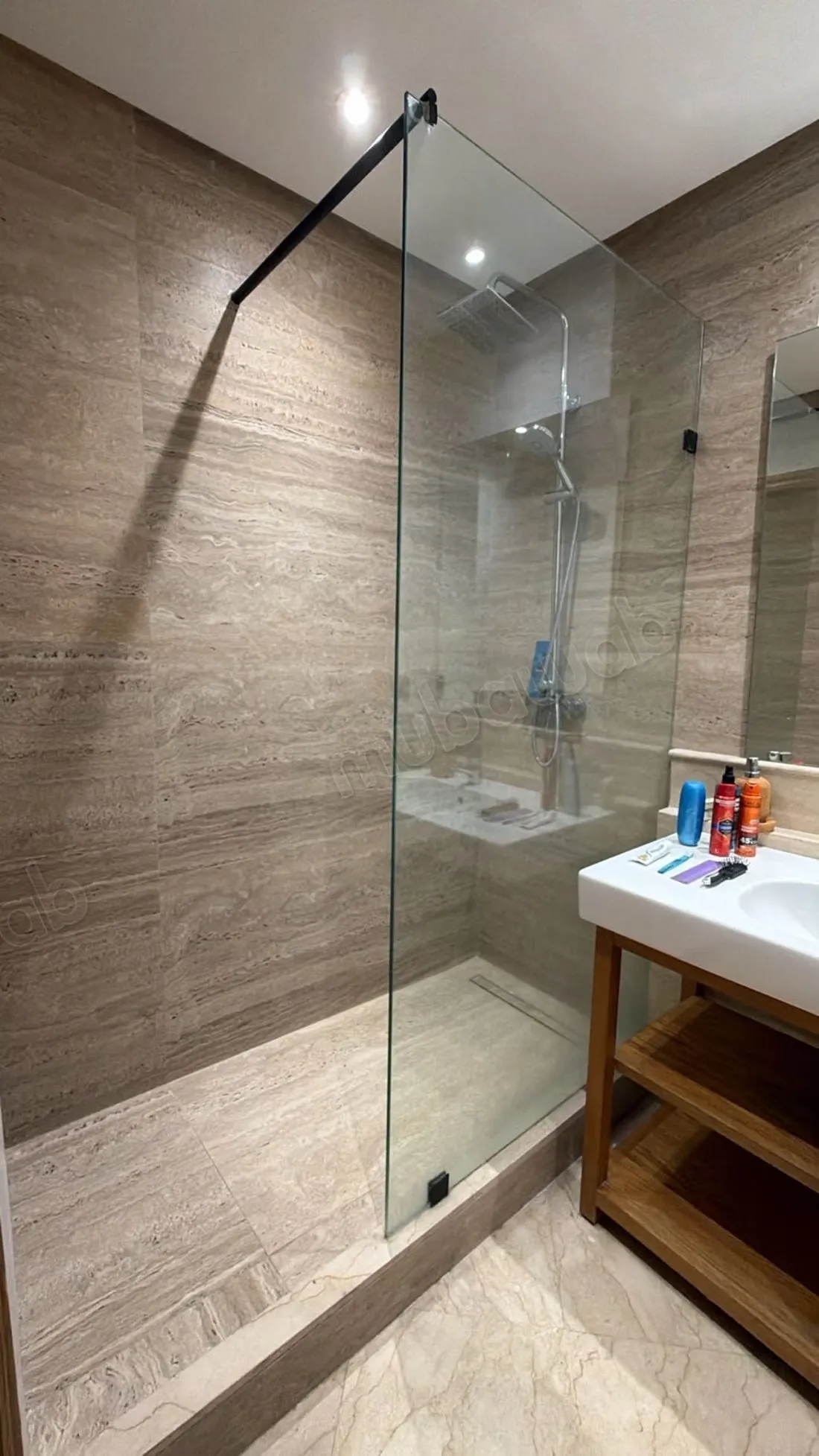 Superbe studio moderne meublé à vendre 
maarif socrate - الدار البيضاء (3)