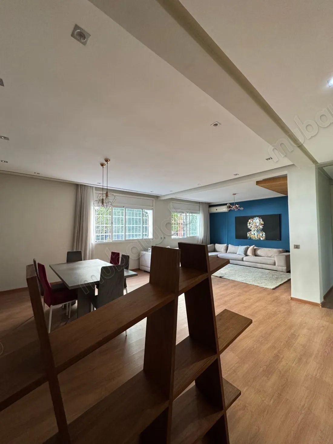 Location d'un appartement à Racine. 
3 grandes pièces. 
Meub... - الدار البيضاء