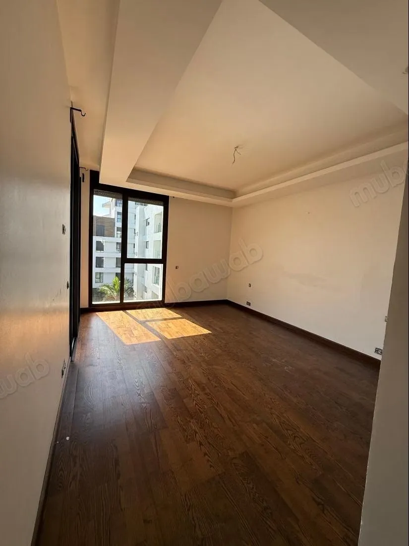 Louez cet appartement à Souissi. 3 chambres. Cheminée et ser... - الرباط (3)