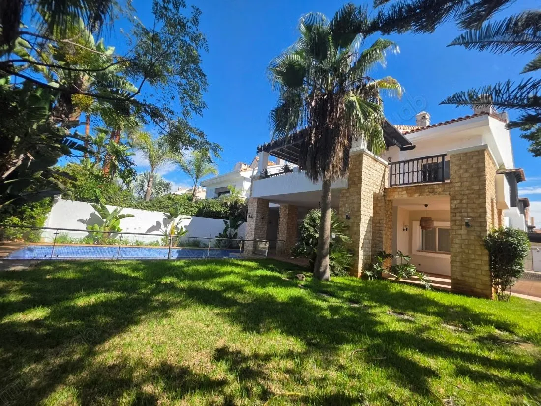 Belle villa avec piscine en résidence fermée 
Darb - دار بوعزة
