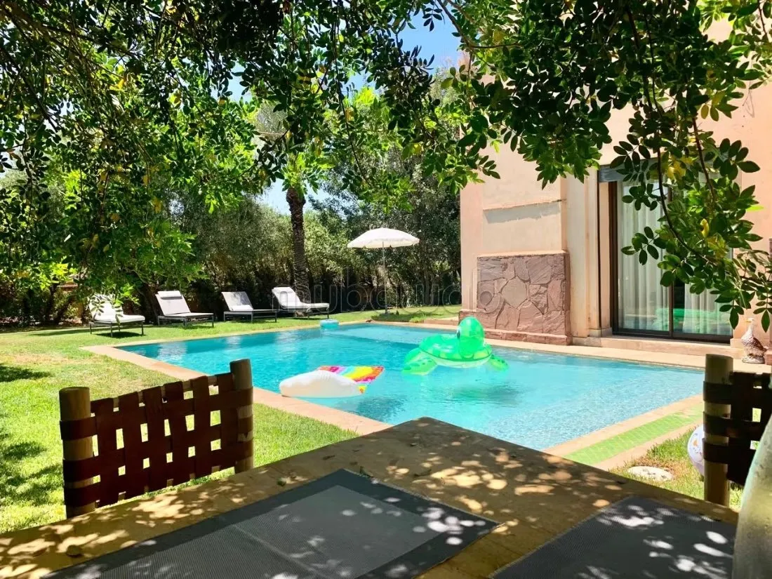 Villa À Vendre Avec Jardin & Piscine Privée - مراكش