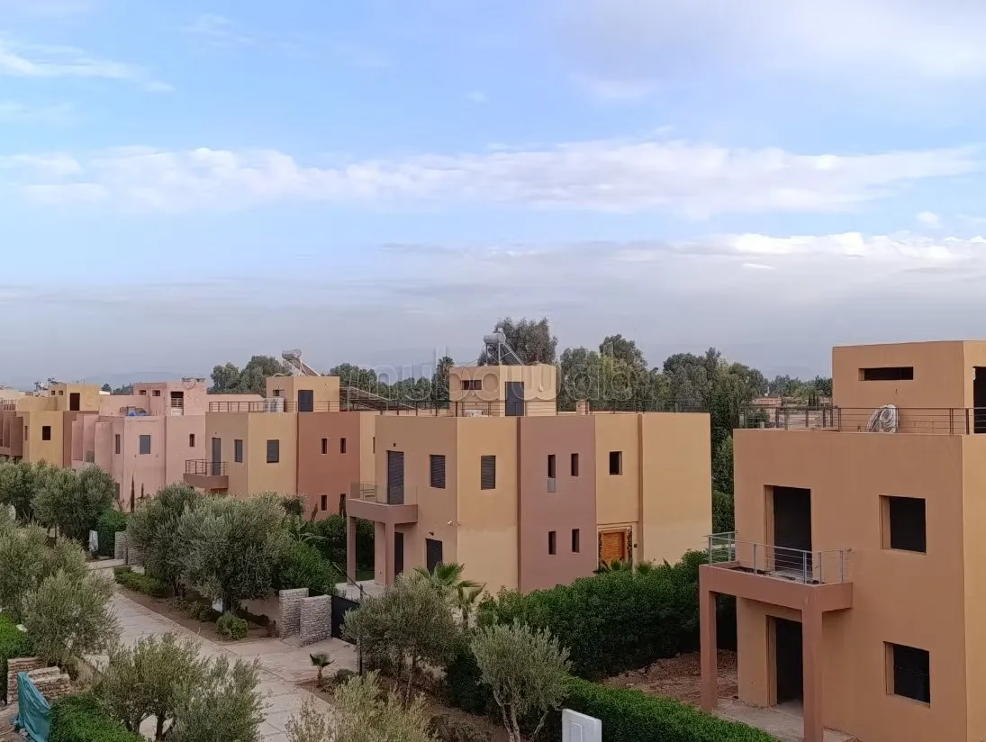 Dernière Villa Isolée à Vendre Dans une résidence Sécurisée - مراكش (3)