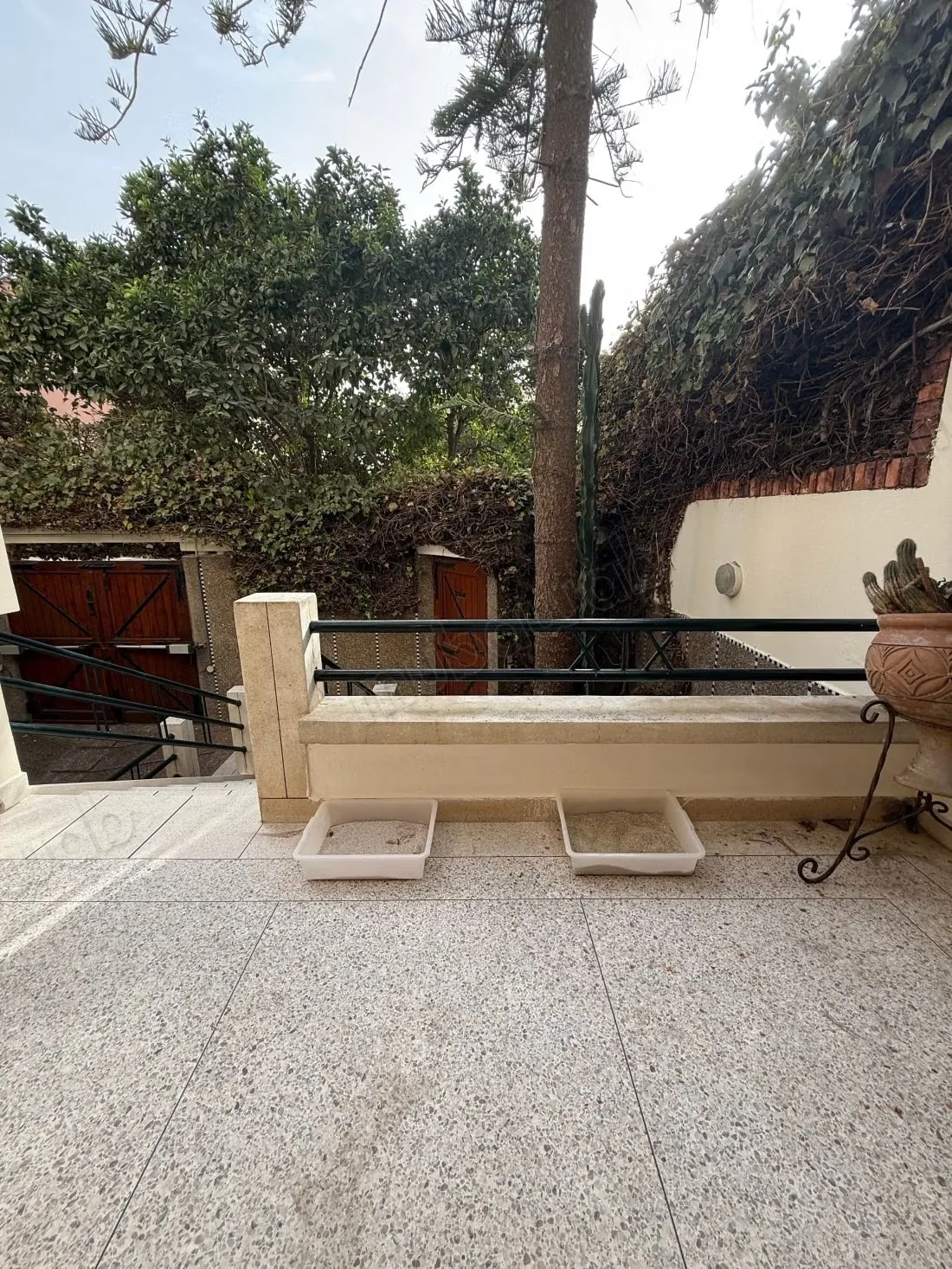 Maison de luxe à vendre à Hay Inara. 
3 grandes pièces. 
Ter... - الدار البيضاء
