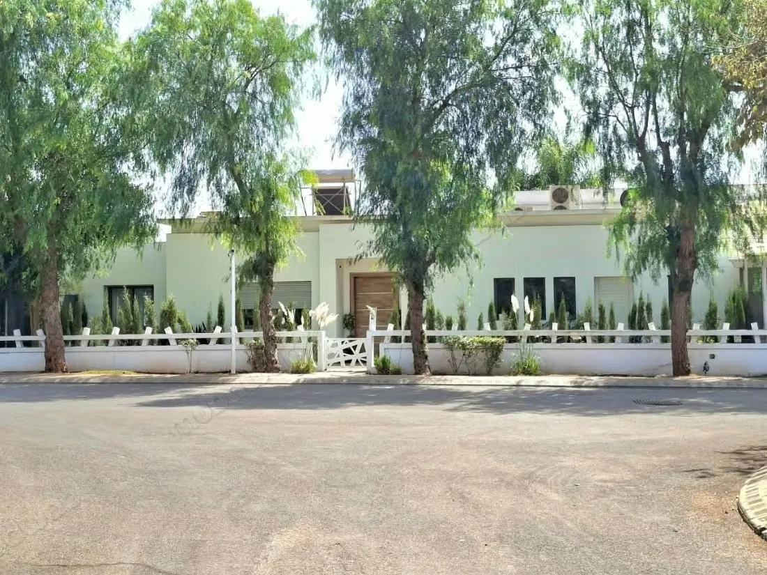 Villa d’exception à vendre 
nouaceur, bouskoura - النواصر