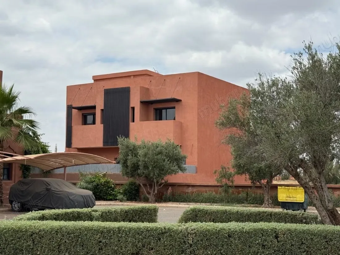 Villa neuve à vendre sur la route de casa - مراكش