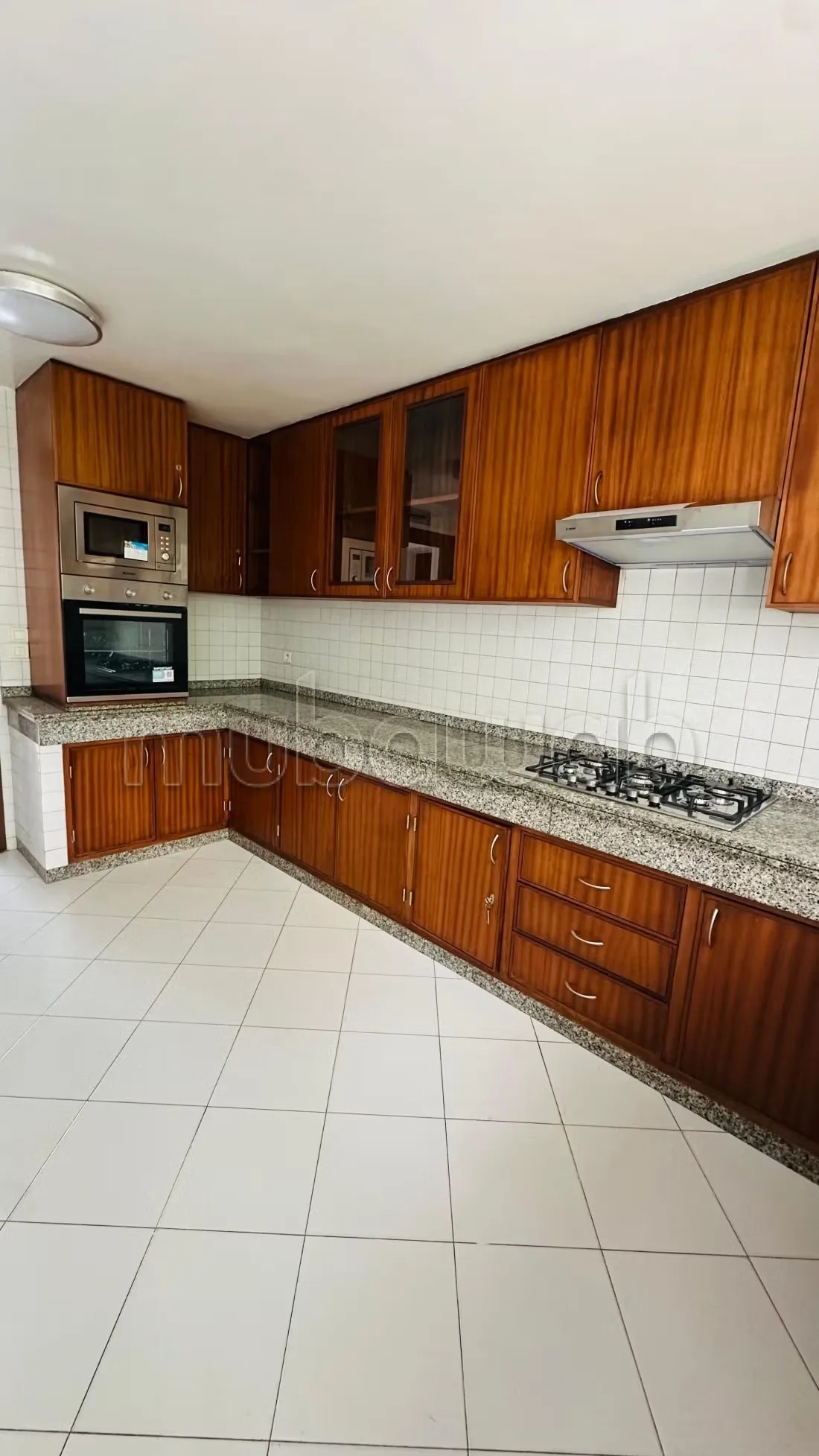 Location villa vide a hassan - الرباط (2)