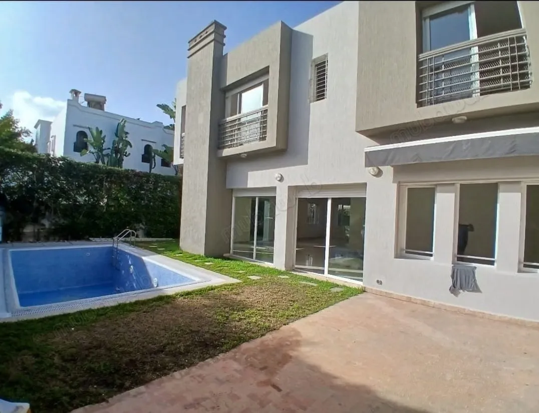 Maison de luxe à louer à Ain Diab. 6 pièces. Piscine, climat... - الدار البيضاء