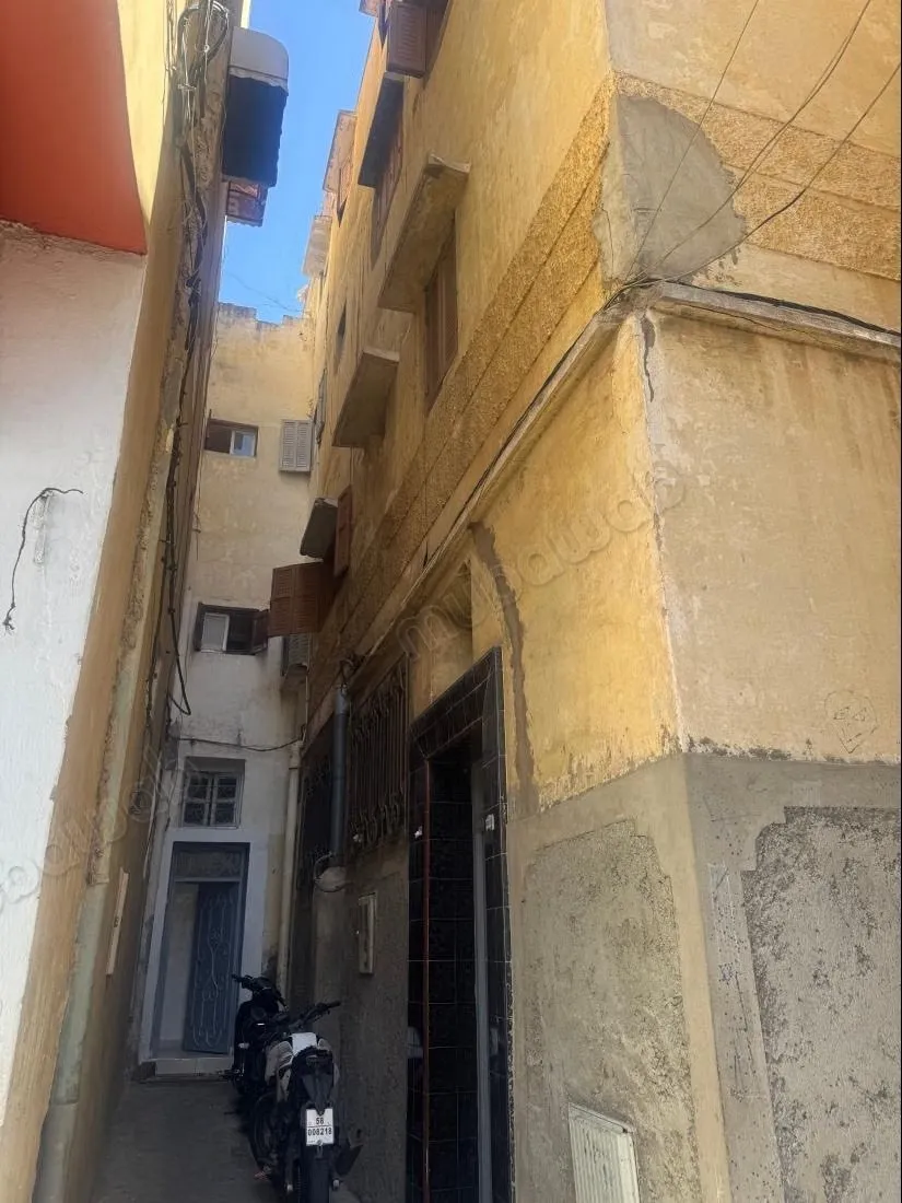 Vente maison à Derb Marrakech.
Superficie 89 m² - المحمدية