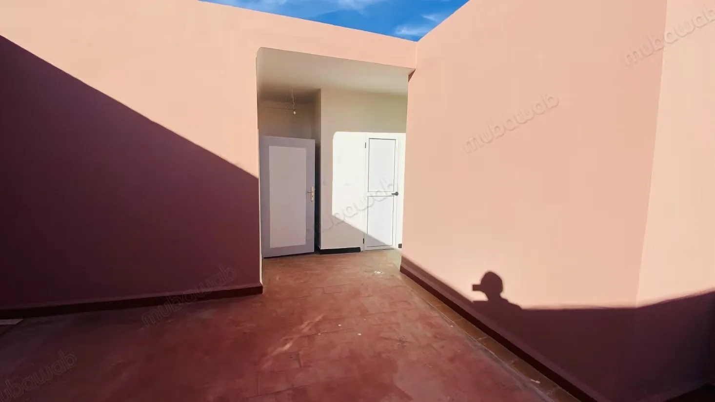 Maison d'angle avec garage a vendre - سطات (2)