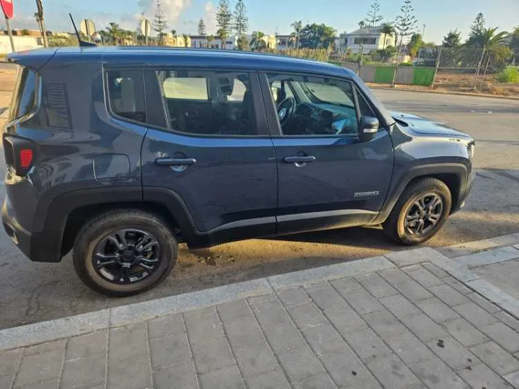 Jeep renegade hybride à vendre – 2023, 16 400 km - الدار البيضاء (3)