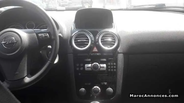 Opel corsa 2014 en vente - الرباط