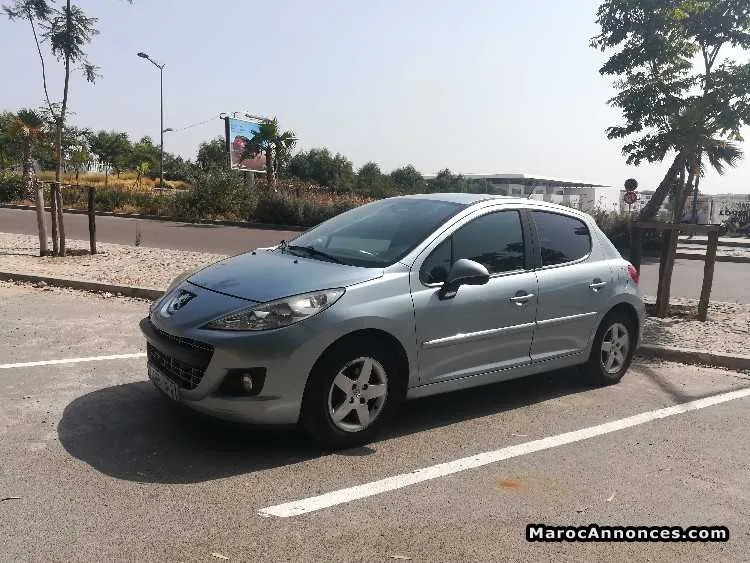 Peugeot 207 diesel 2011 - الدار البيضاء (3)