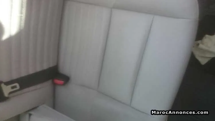 A vendre  voiture modele 2010 - الرباط (3)