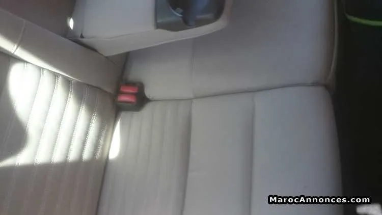 A vendre  voiture modele 2010 - الرباط