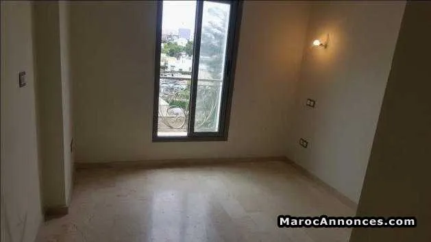 Appartement vide à abdelmoumen - الدار البيضاء (3)