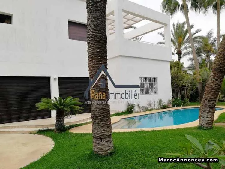 Villa de 1000m² meublée à louer à souissi - الرباط