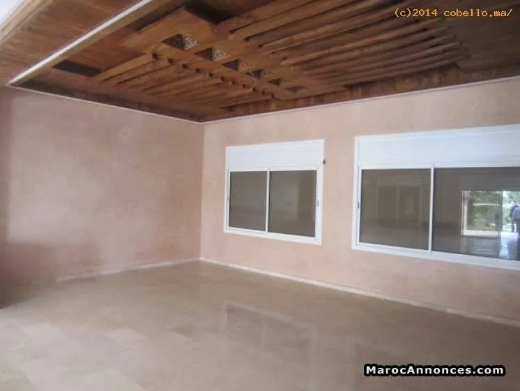 Villa de lux sur piscine à souissi - الرباط (3)