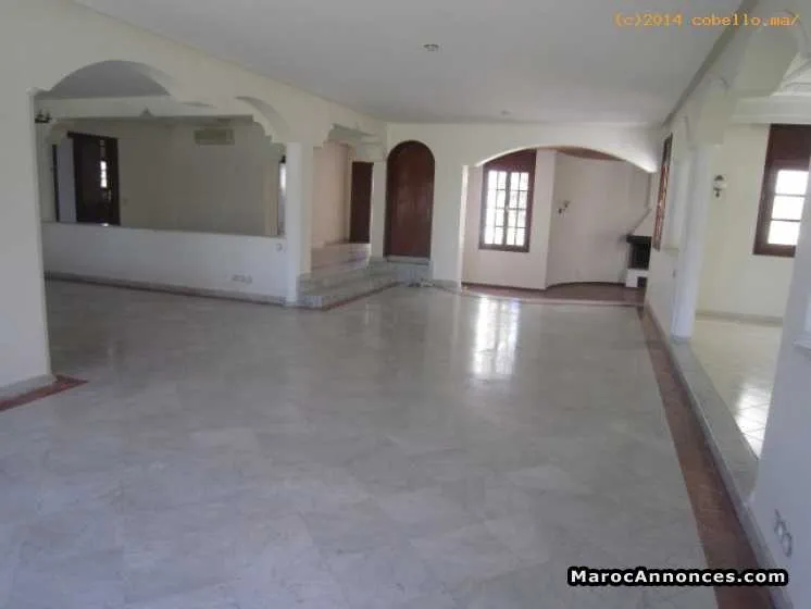 Location villa avec piscine à souissi - الرباط