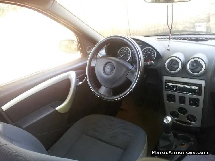 Dacia logan - مكناس