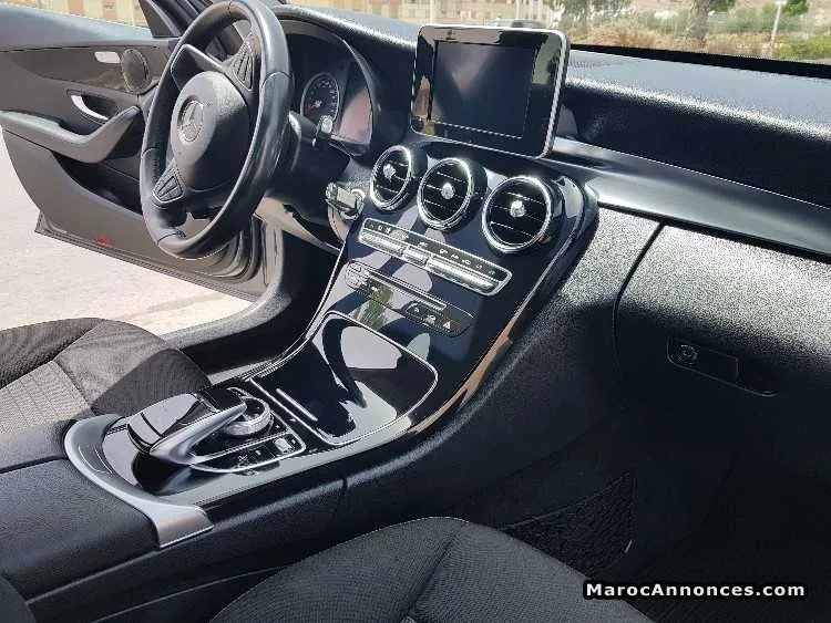 Mercedes c220 bluetec - الرباط