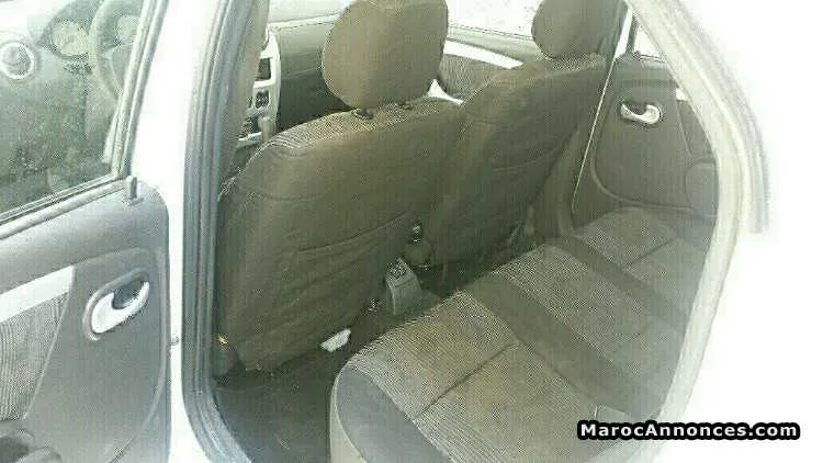 Dacia logan - طنجة (2)