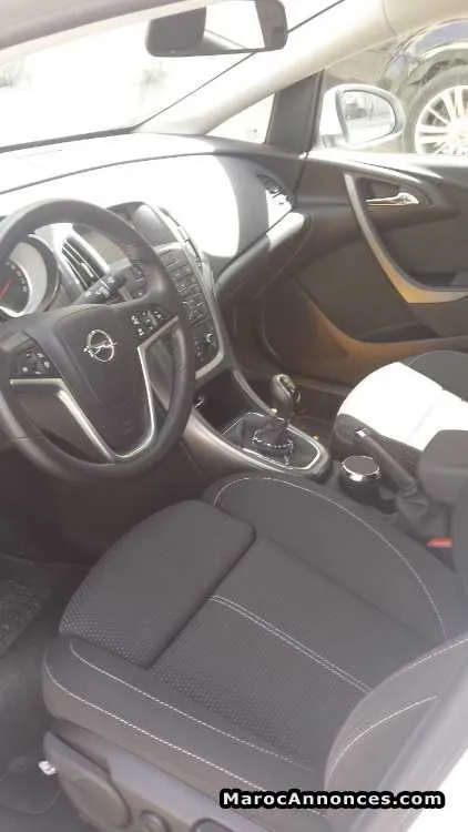 Opel astra 2017 6 chevaux diesel - الرباط (2)