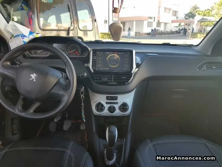 Vente voiture peugeot 208 - الدار البيضاء (2)