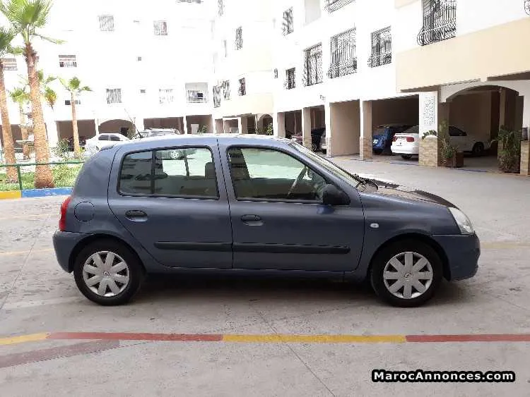 Clio campus a vendre - أكادير (2)