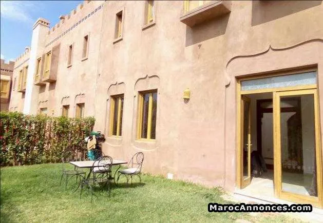 Villa style riad de 4ch vc piscine à chrefia - مراكش