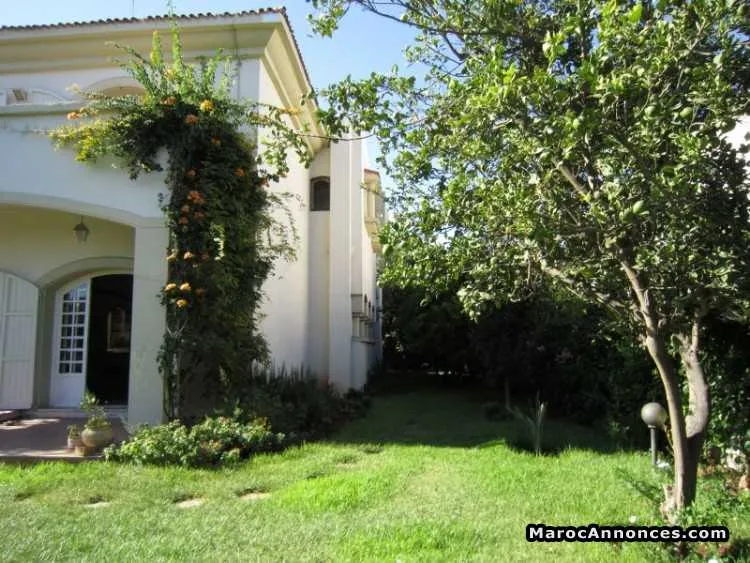 Villa en vente au quartier californie - الدار البيضاء