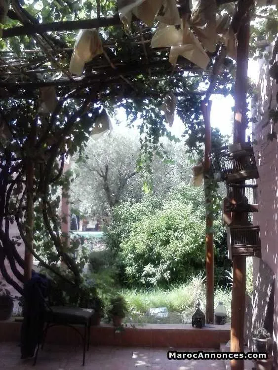 Villa/riad sur 1 ha en vente route fes - مراكش